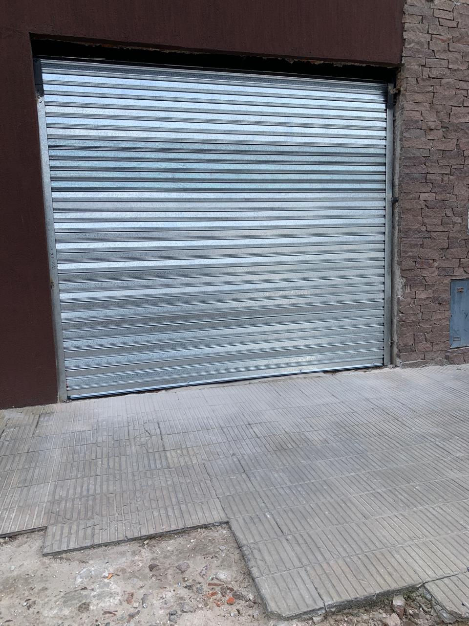 Motor para automatización de cortina metálica.