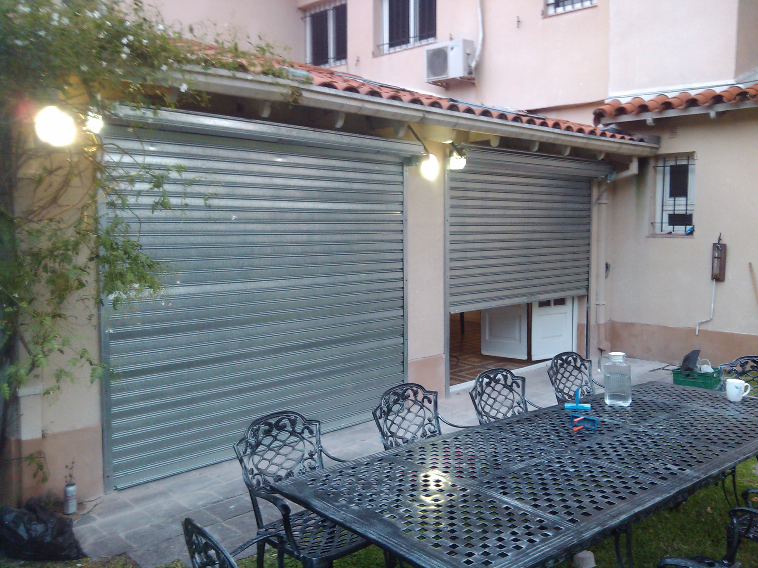 Detalle de guías y terminación.