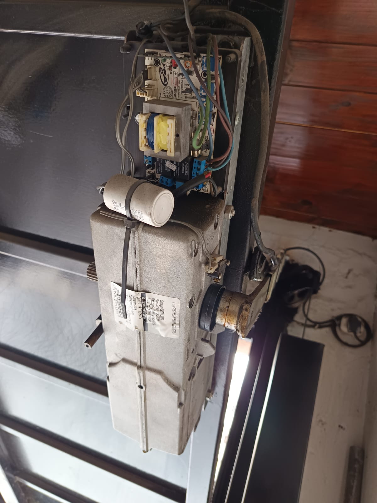 Instalación eléctrica y ajuste.